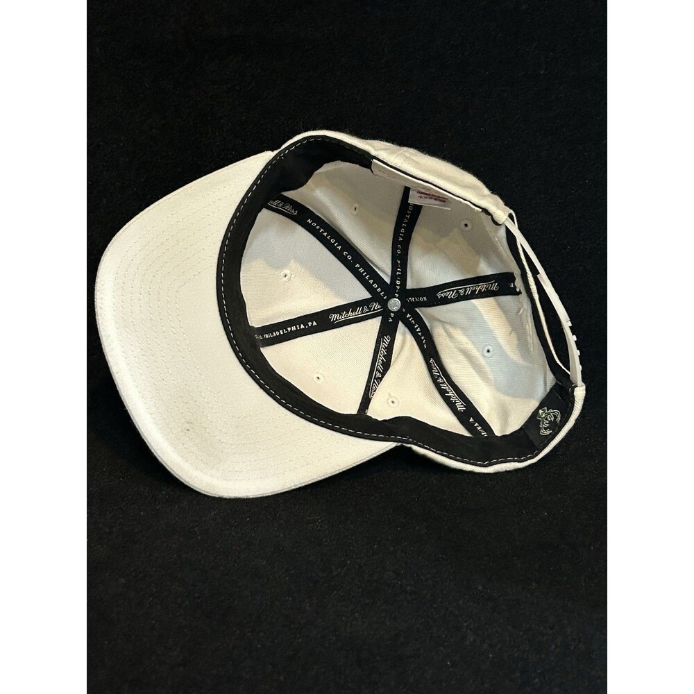 Milwaukee Bucks NBA Mitchell & Ness Adjustable Snapback Hat/Cap White - Picture 11 of 12